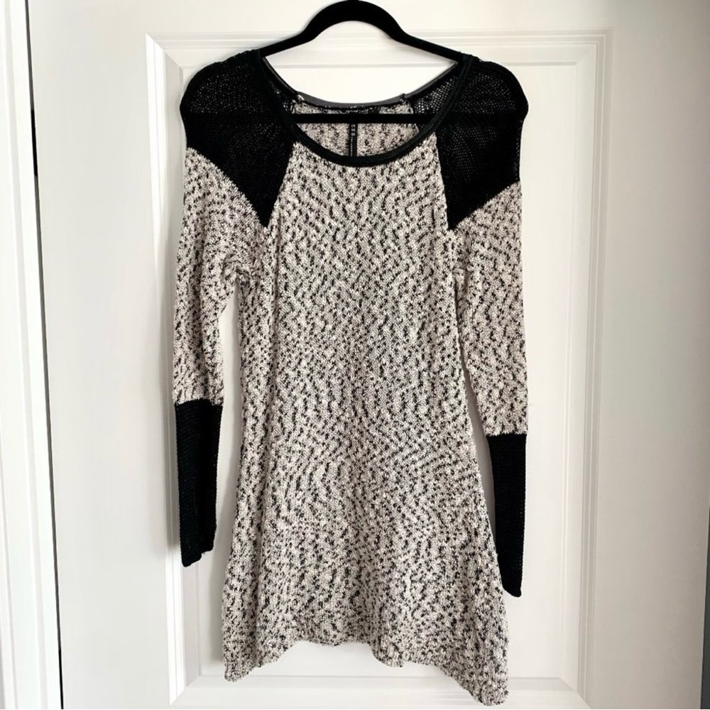 Womens GUESS top/sweater